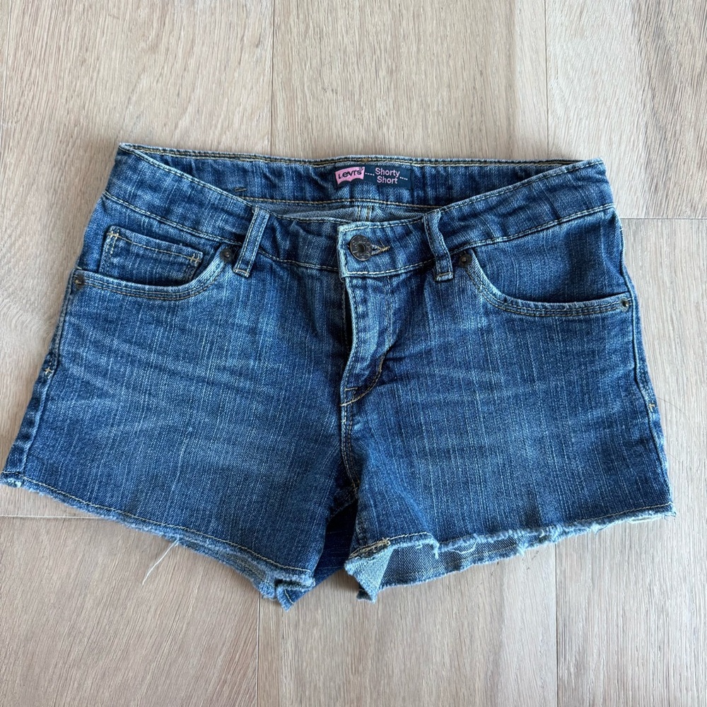 Levi's Shorty Shorts Girls - Picture 2 of 6